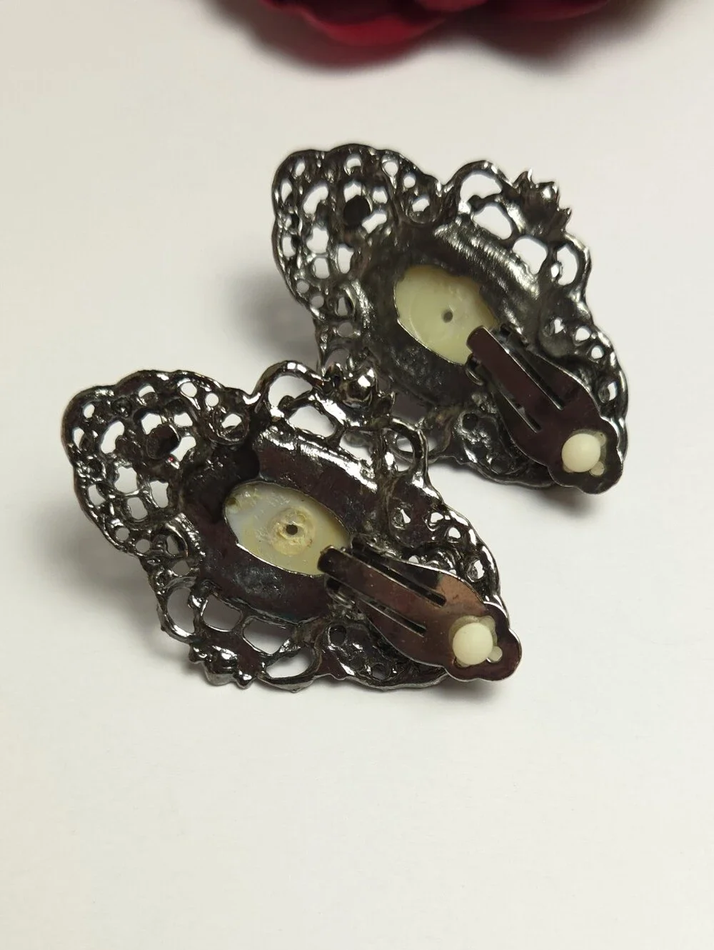Vintage Filigree Scroll Heart Crystal & Silver Cabochon Earrings Downtown Abbey